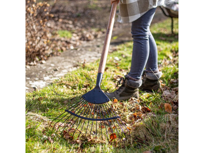 AMES Carbon Steel Wire Leaf Rake