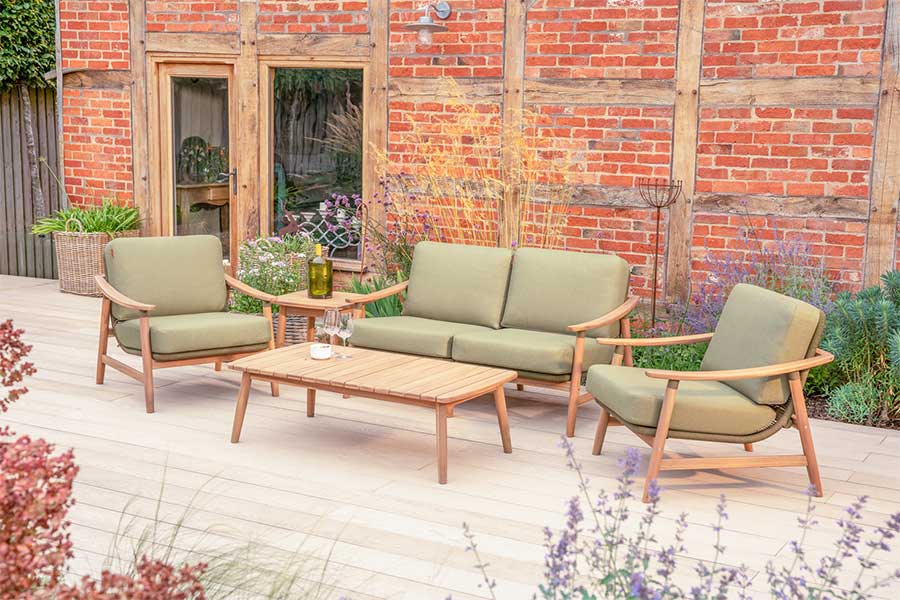 Kettler Meadow garden sofa and armchairs in an attractive courtyard garden setting