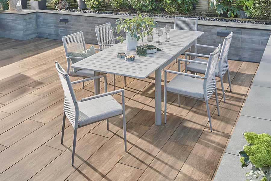 Trento 6 seat garden dining set with extending table