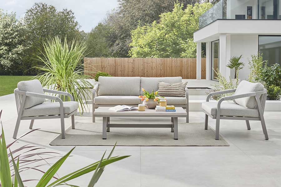 Kettler Como 4 seat metal garden lounge set with large coffee table and sofa