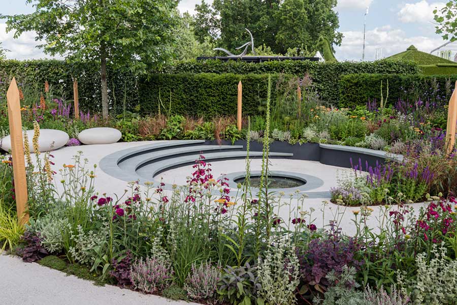 Cancer Research Garden - Image courtesy of RHS / Neil Hepworth